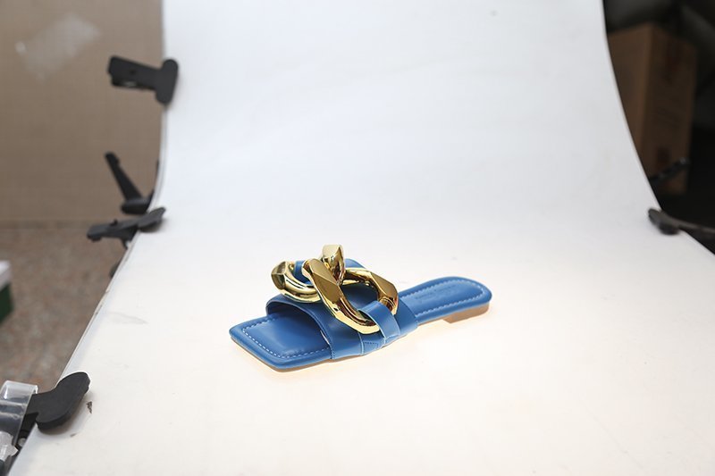 Chain Open Toe Flat Soft Bottom Slippers Round Head Metal Chain Flat Heel Sandals Outdoor Wear Women