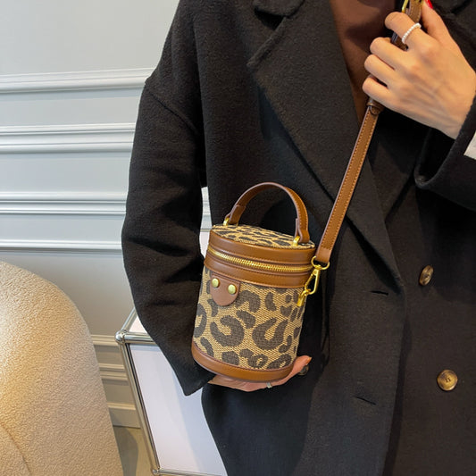 Ladies Winter Rivet Fashion Leopard Print Handbag