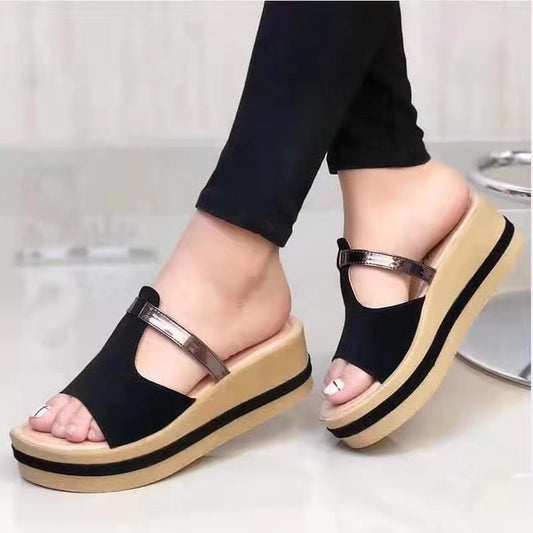 Slippers With Wedge Heel And Thick-soled Large Size Car Line Slipper